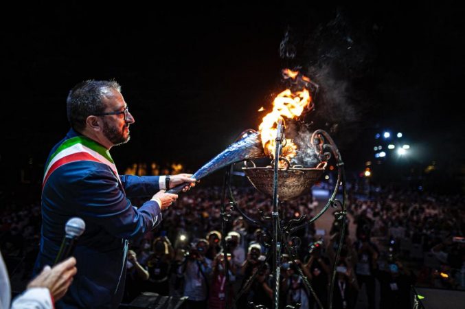 Perdonanza Celestiniana, il sindaco Biondi accende il fuoco